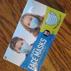 𝅺childrens disposable face masks. NEW IN THE BOX